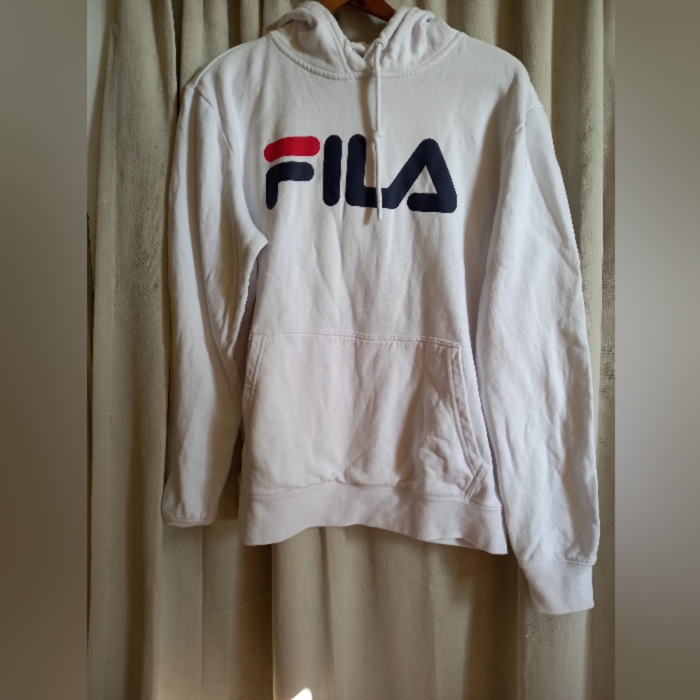 Unisex Fila Hoodie size medium